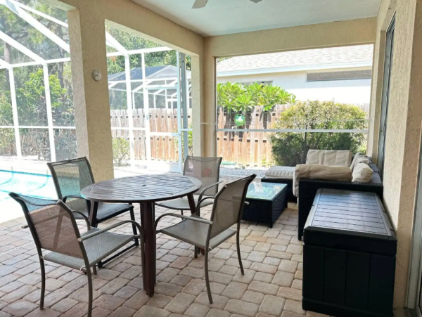 Sarasota Near Siesta Key Beaches Vacation Retreat- Family Friendly Getaway